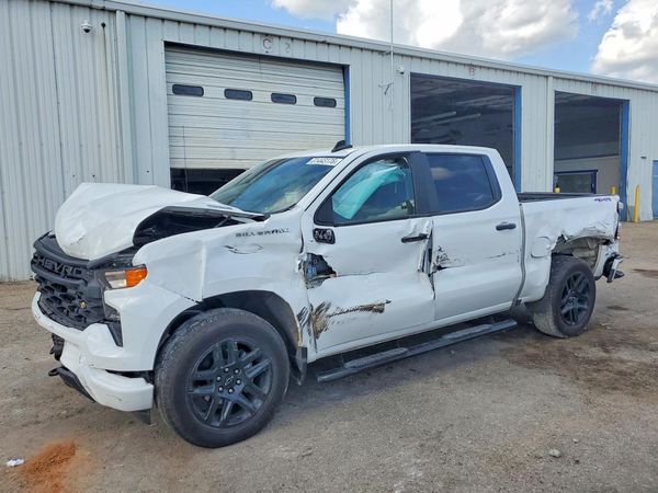 2025 CHEVROLET SILVERADO Custom