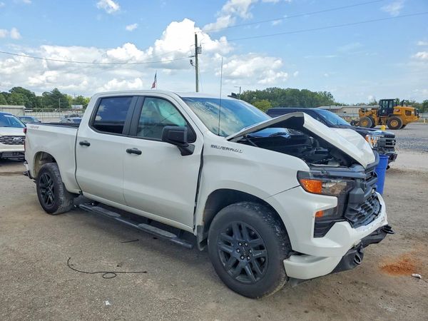2025 CHEVROLET SILVERADO Custom