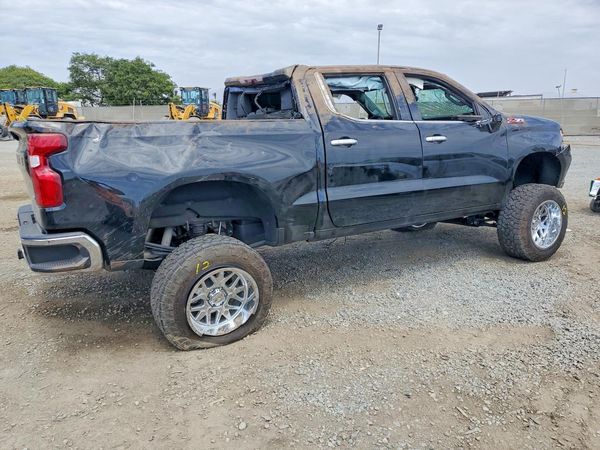2023 CHEVROLET SILVERADO LTZ