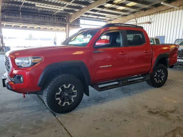 2022 TOYOTA TACOMA SR5