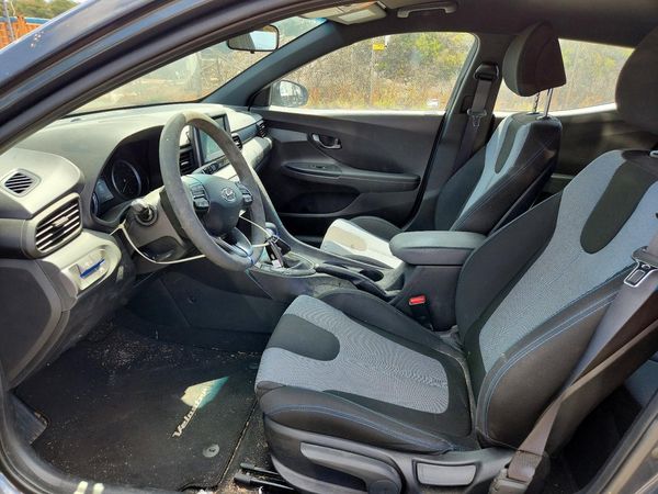 2020 HYUNDAI VELOSTER 2.0L and 2.0L Premium