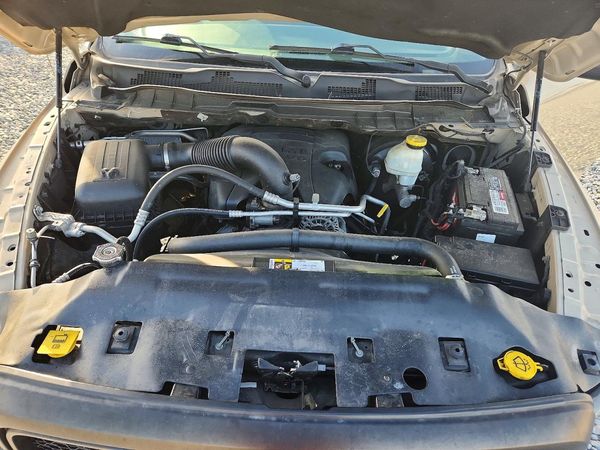 2019 RAM 1500 SLT — Engine bay