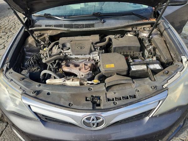 2014 TOYOTA CAMRY — Engine bay