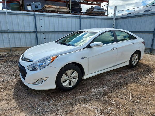 2014 HYUNDAI SONATA Hybrid/ Hybrid Limited — Front 3/4