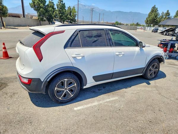 2023 KIA NIRO