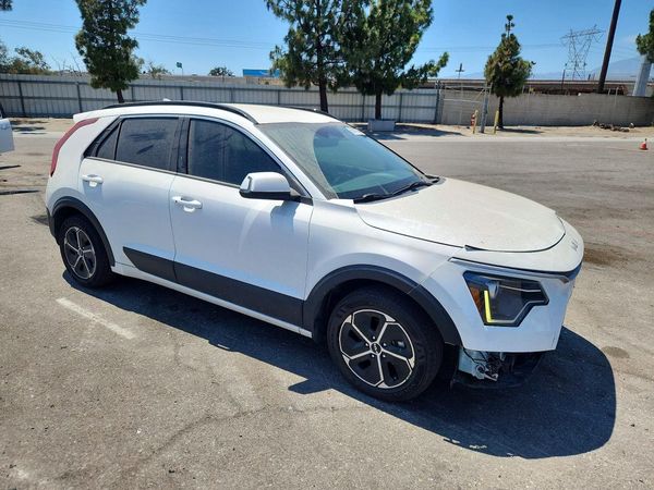 2023 KIA NIRO