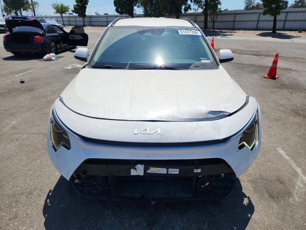 2023 KIA NIRO