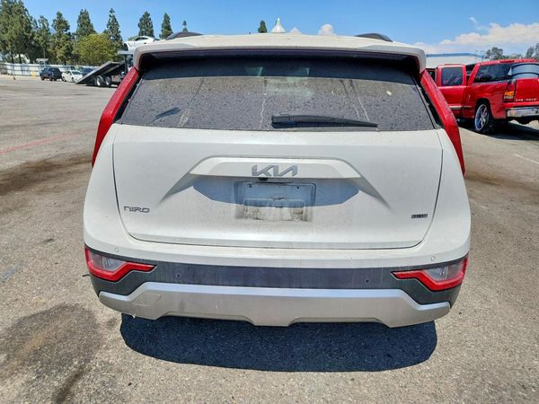 2023 KIA NIRO