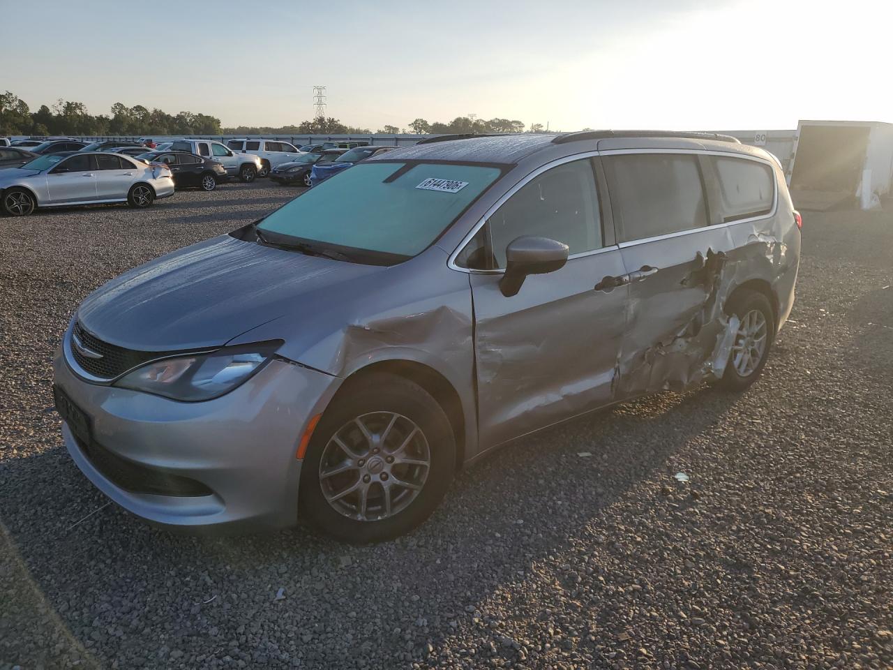 2021 CHRYSLER VOYAGER
