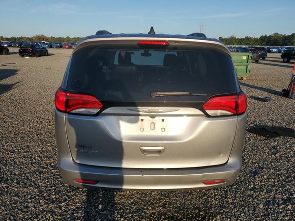 2021 CHRYSLER VOYAGER