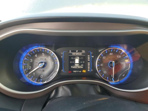 2021 CHRYSLER VOYAGER