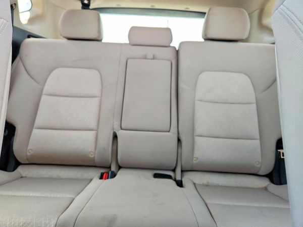 2017 HYUNDAI TUCSON SE (no options)