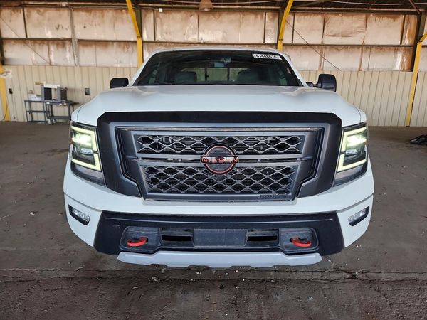 2024 NISSAN TITAN