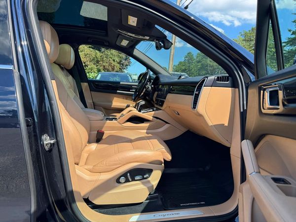 2019 PORSCHE CAYENNE