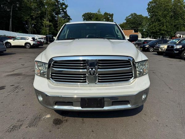 2016 RAM 1500 SLT QUAD CAB 4X4