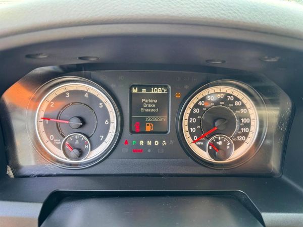 2016 RAM 1500 SLT QUAD CAB 4X4
