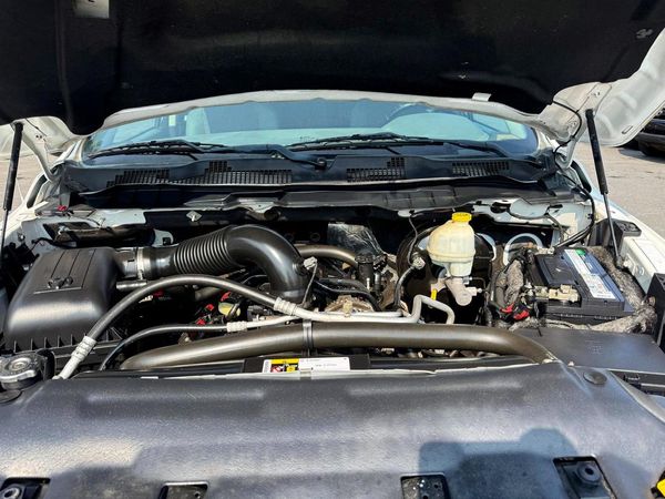 2016 RAM 1500 SLT QUAD CAB 4X4