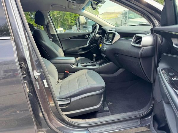 2018 KIA SORENTO L, LX