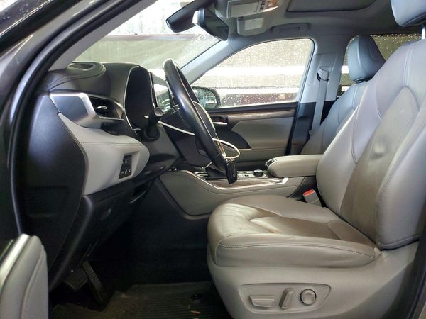 2021 TOYOTA HIGHLANDER
