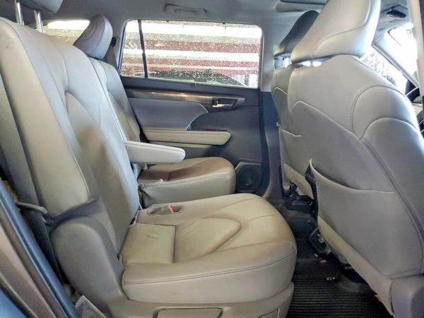 2021 TOYOTA HIGHLANDER