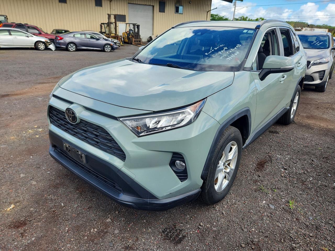 2020 TOYOTA RAV4 XLE
