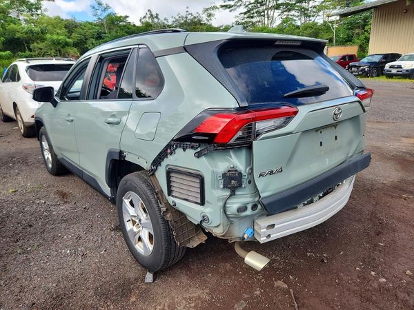 2020 TOYOTA RAV4 XLE