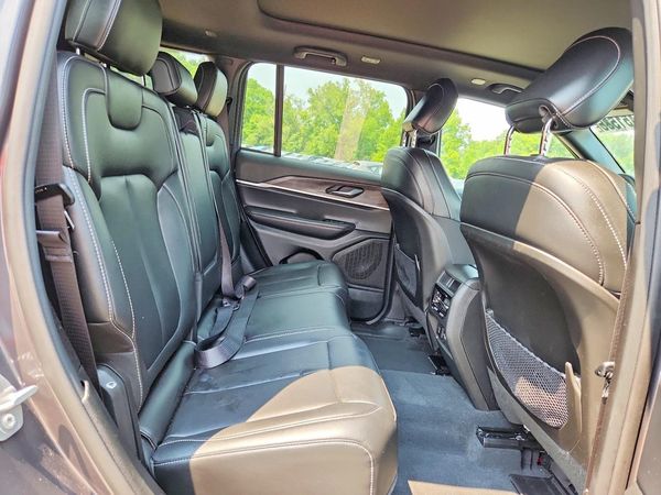 2025 JEEP GRAND CHEROKEE