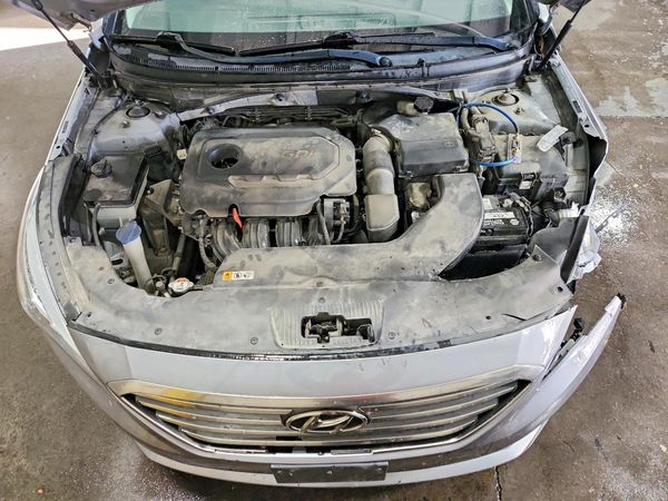 2015 HYUNDAI SONATA SE, ECO — Engine bay