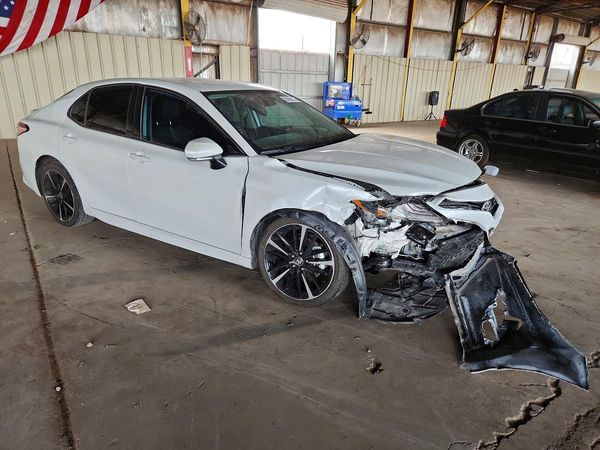 2020 TOYOTA CAMRY XSE