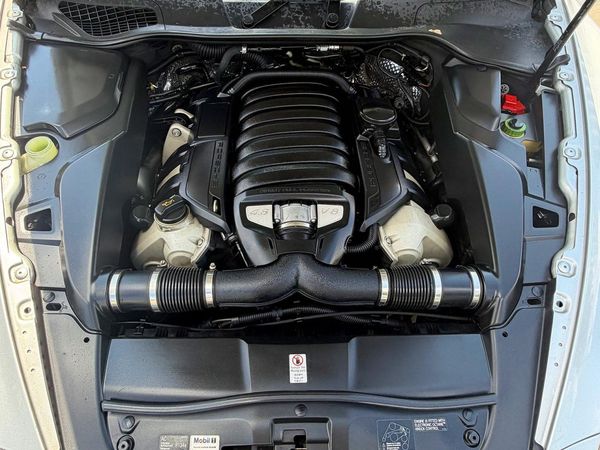 2014 PORSCHE CAYENNE GTS