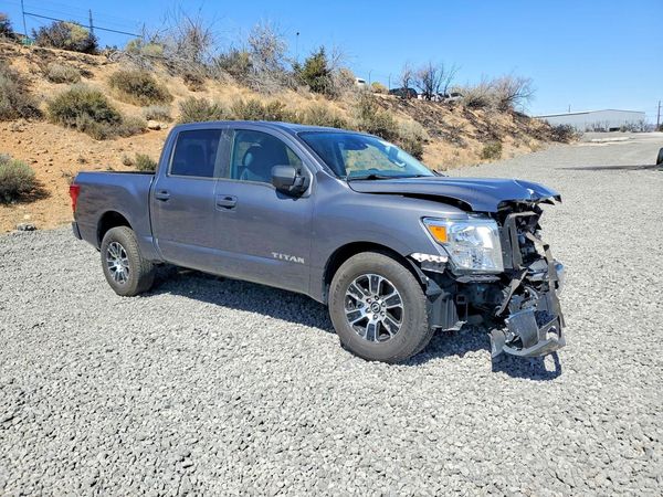 2024 NISSAN TITAN Crew Cab