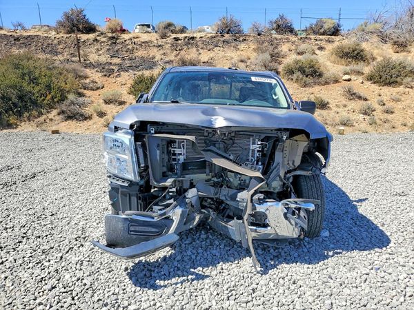 2024 NISSAN TITAN Crew Cab