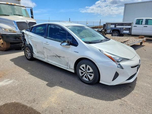2017 TOYOTA PRIUS