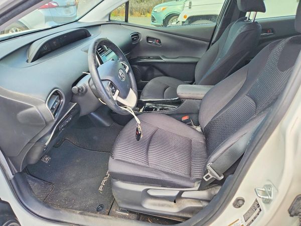2017 TOYOTA PRIUS