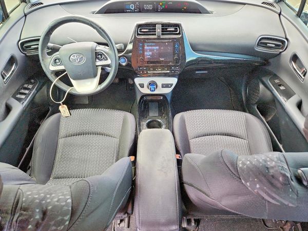2017 TOYOTA PRIUS