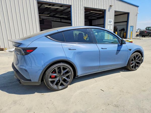 2026 TESLA MODEL Y