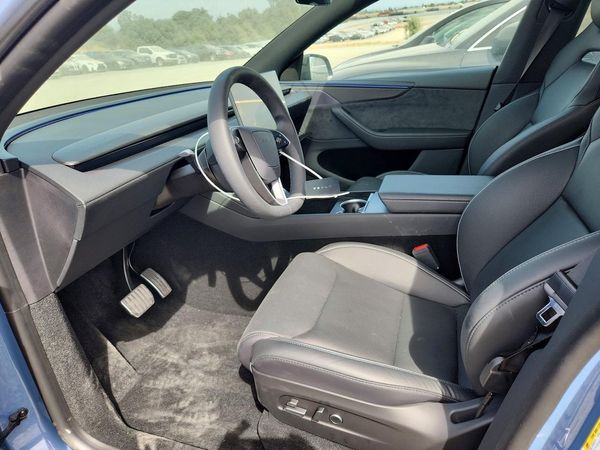 2026 TESLA MODEL Y