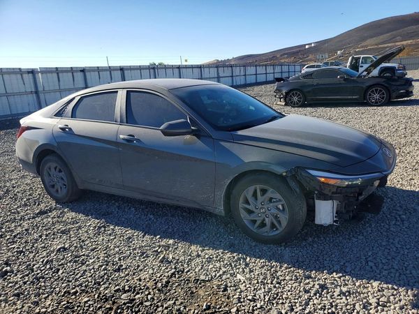 2024 HYUNDAI ELANTRA
