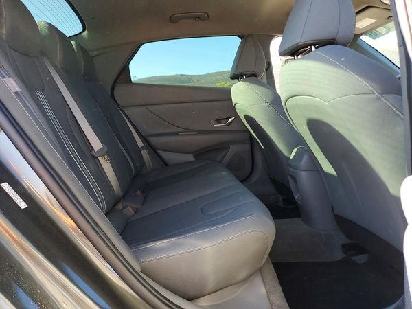 2024 HYUNDAI ELANTRA