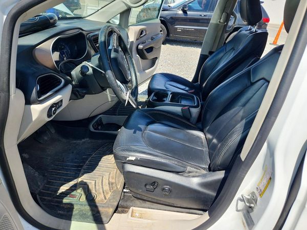 2017 CHRYSLER PACIFICA Touring L