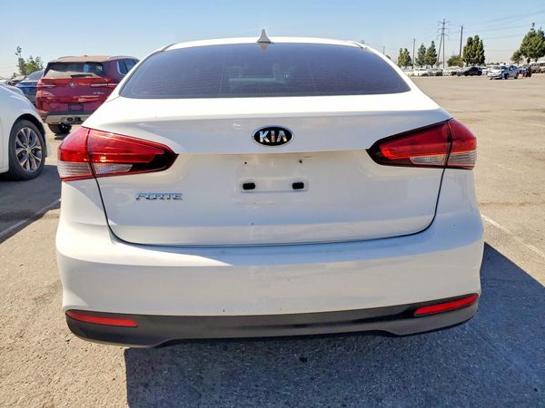 2017 KIA FORTE LX Base