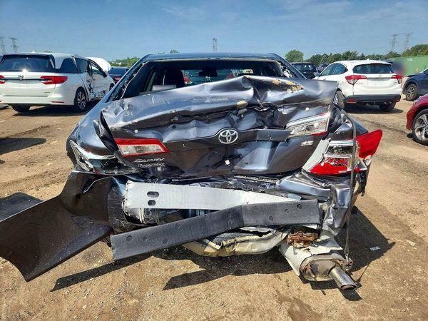 2014 TOYOTA CAMRY
