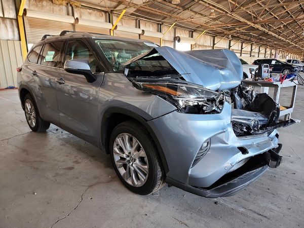 2021 TOYOTA HIGHLANDER Limited