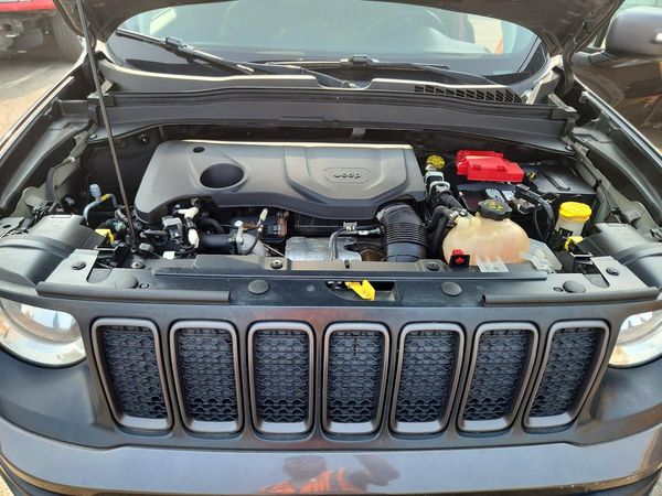 2019 JEEP RENEGADE TRAILHAWK 4X4