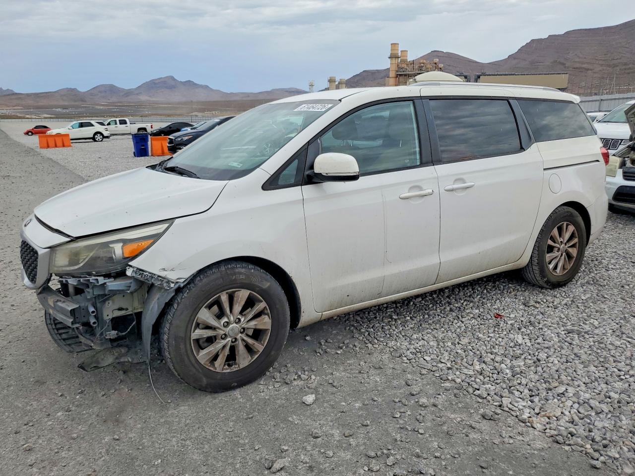 2015 KIA SEDONA GL - Middle-low