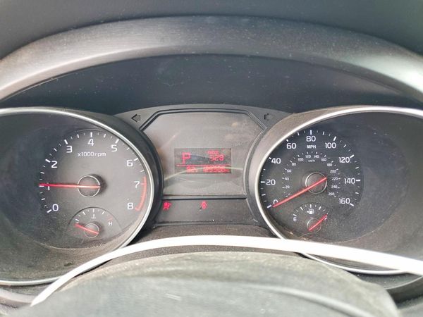 2015 KIA SEDONA GL - Middle-low
