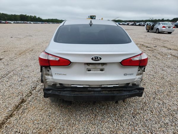 2016 KIA FORTE GL (Middle-Low Grade)