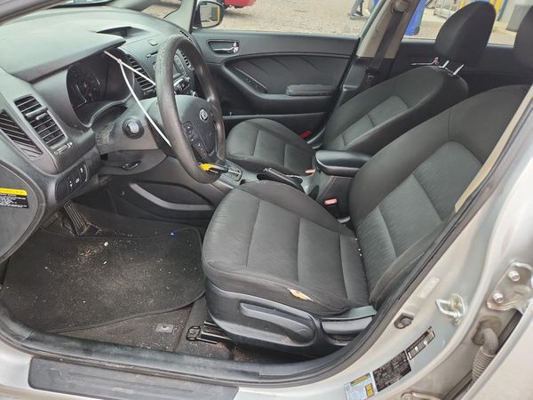 2016 KIA FORTE GL (Middle-Low Grade)