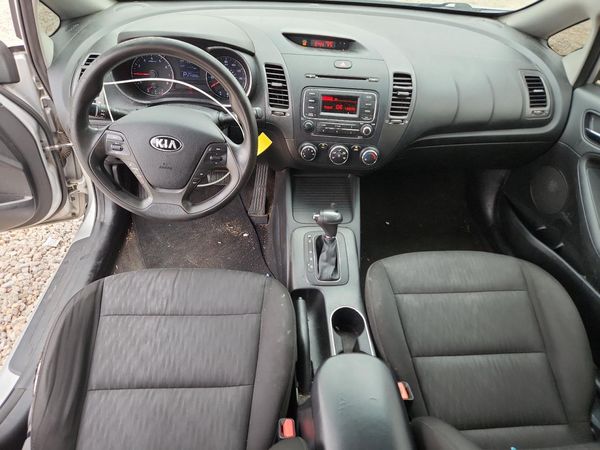 2016 KIA FORTE GL (Middle-Low Grade)