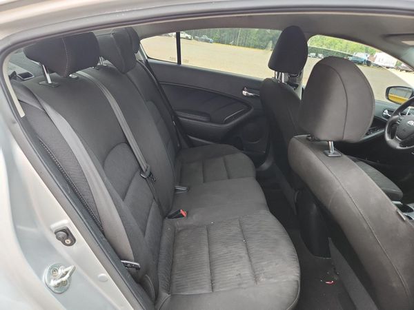 2016 KIA FORTE GL (Middle-Low Grade)